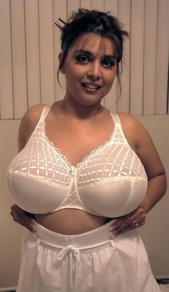 Big tits in bras pictures-5267