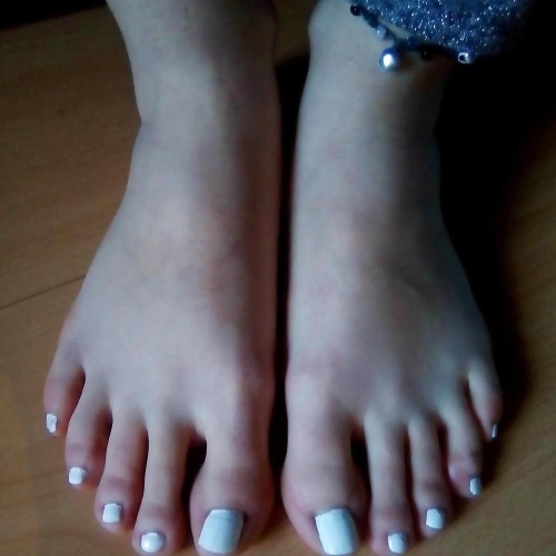 Evie olson feet