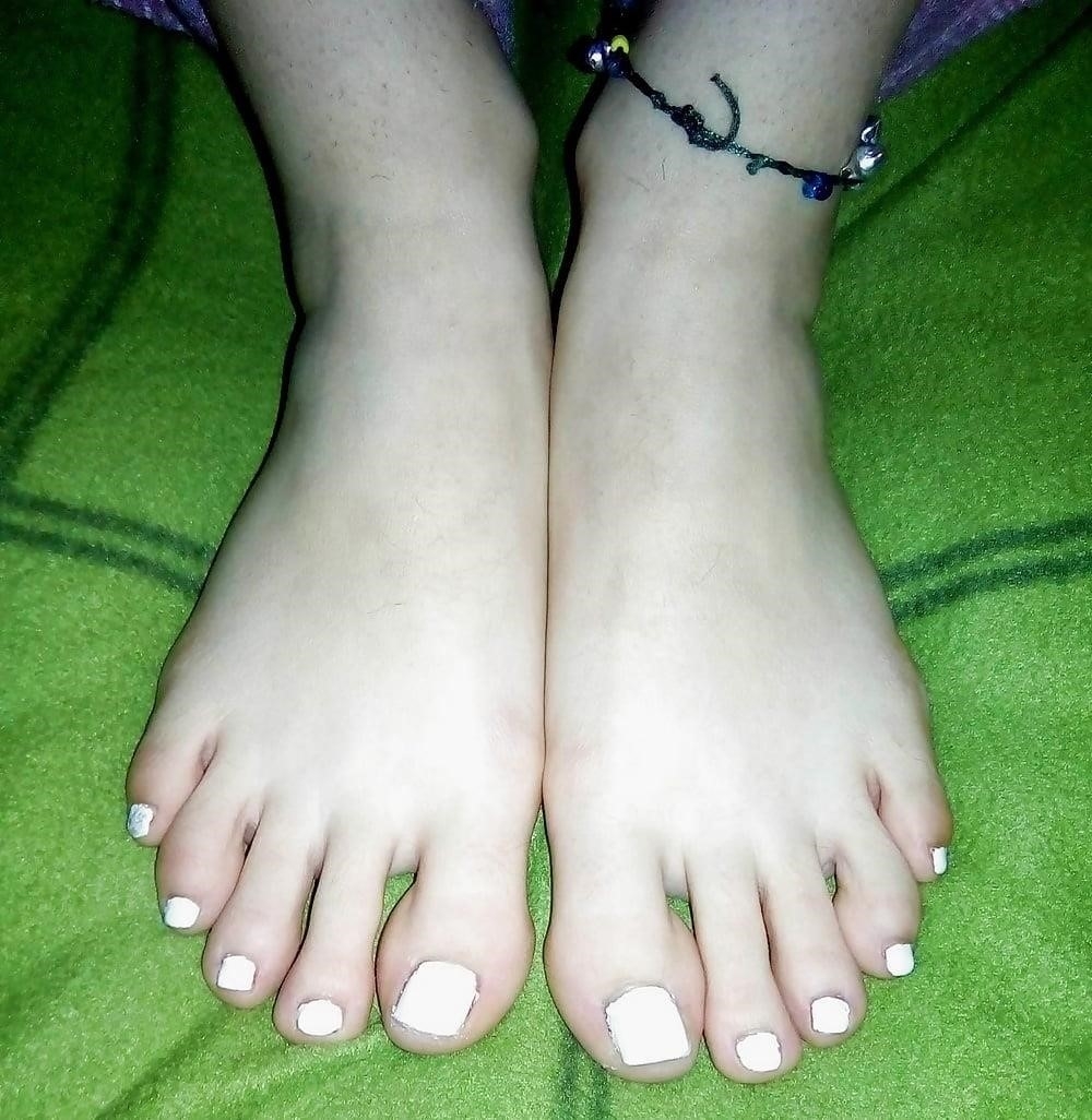 Evie olson feet-2371