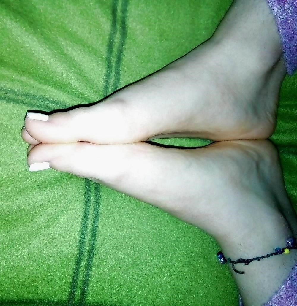 Evie olson feet-4726