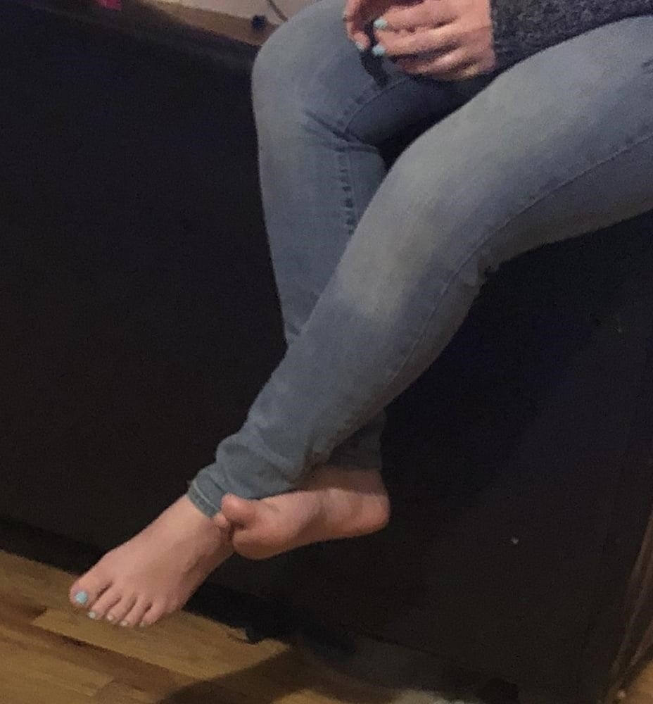 Girlfriend sexy feet-8423