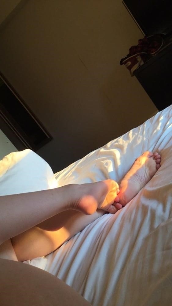 Lesbian long toes-5136