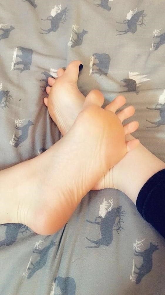 Lesbian long toes-1543