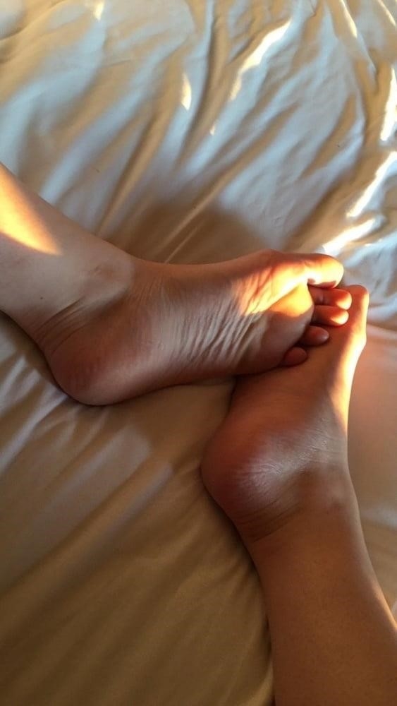 Lesbian long toes-5835