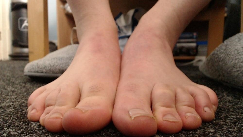 Male feet tube-6451