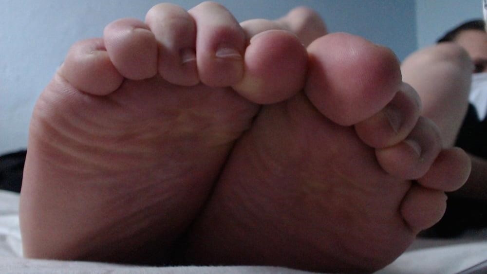 Male feet tube-8359