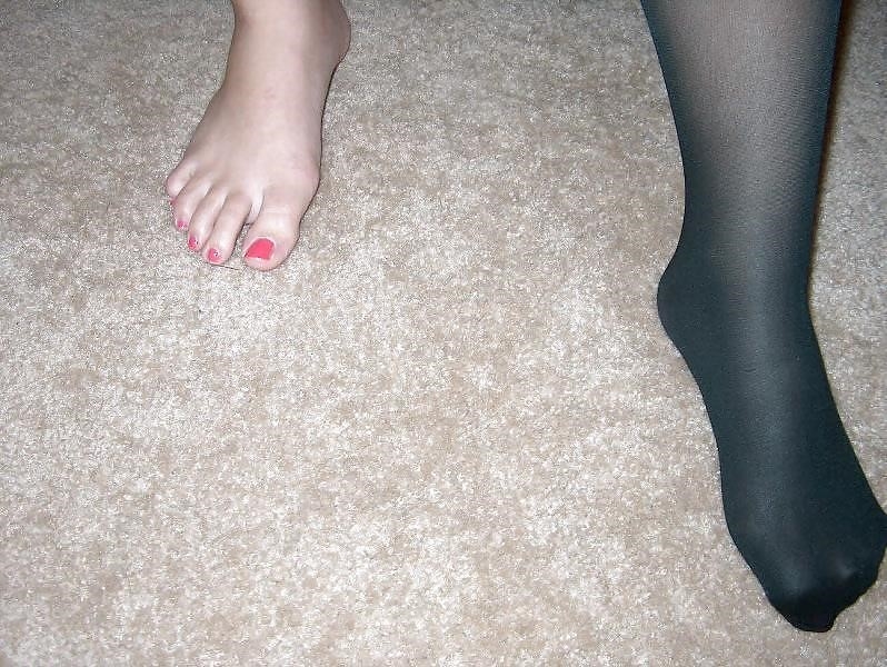 Mature sucking toes-4704