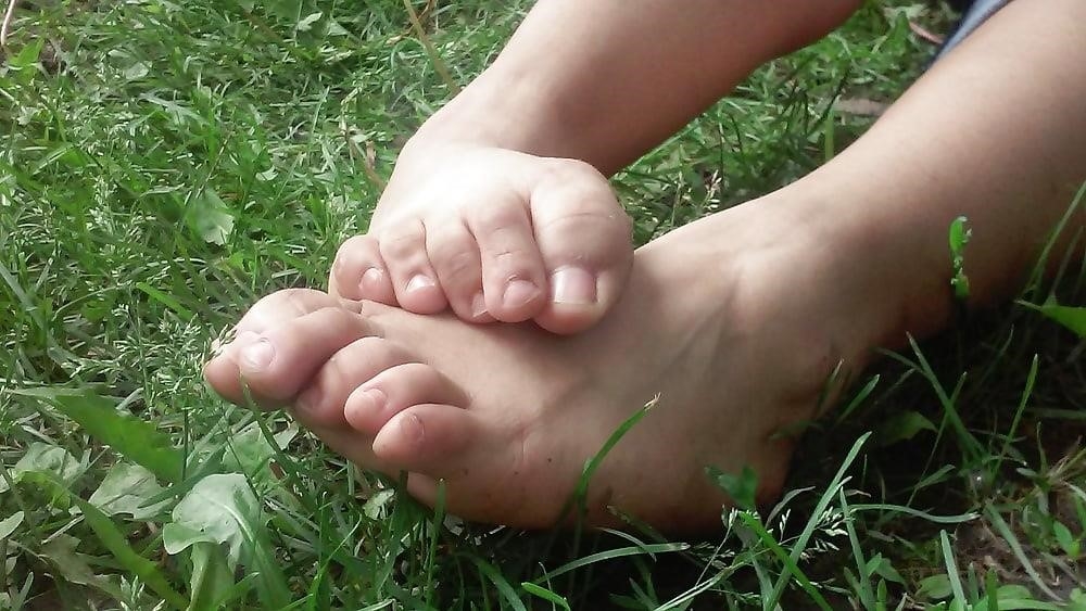 Petite latina feet-7365