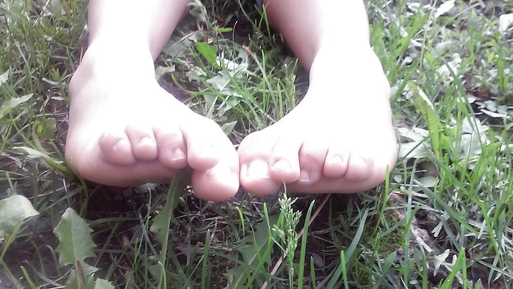 Petite latina feet-2281