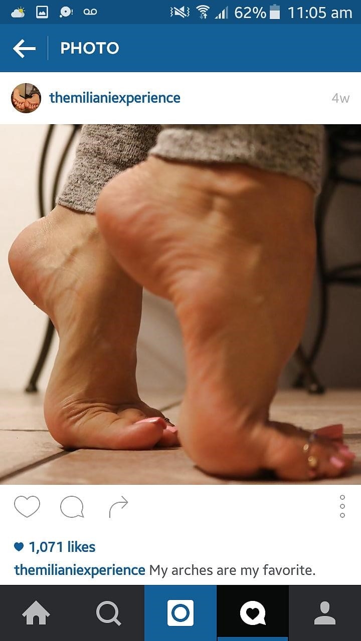 Sexy feet woman-7208