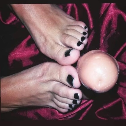 Sexy foot worship porn