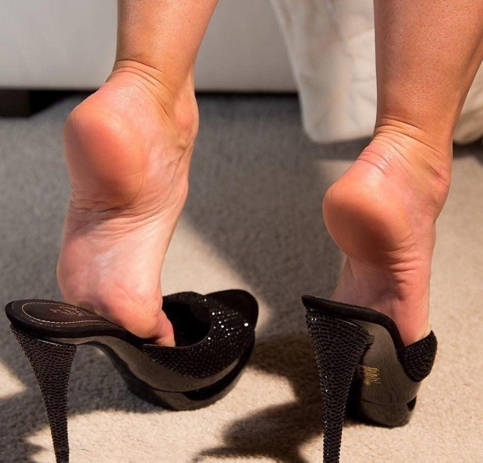 Sexy women feet porn-5903