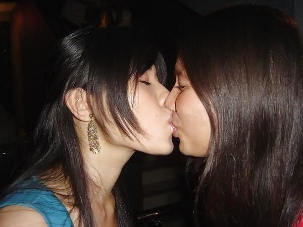 Beautiful naked lesbians kissing-4700