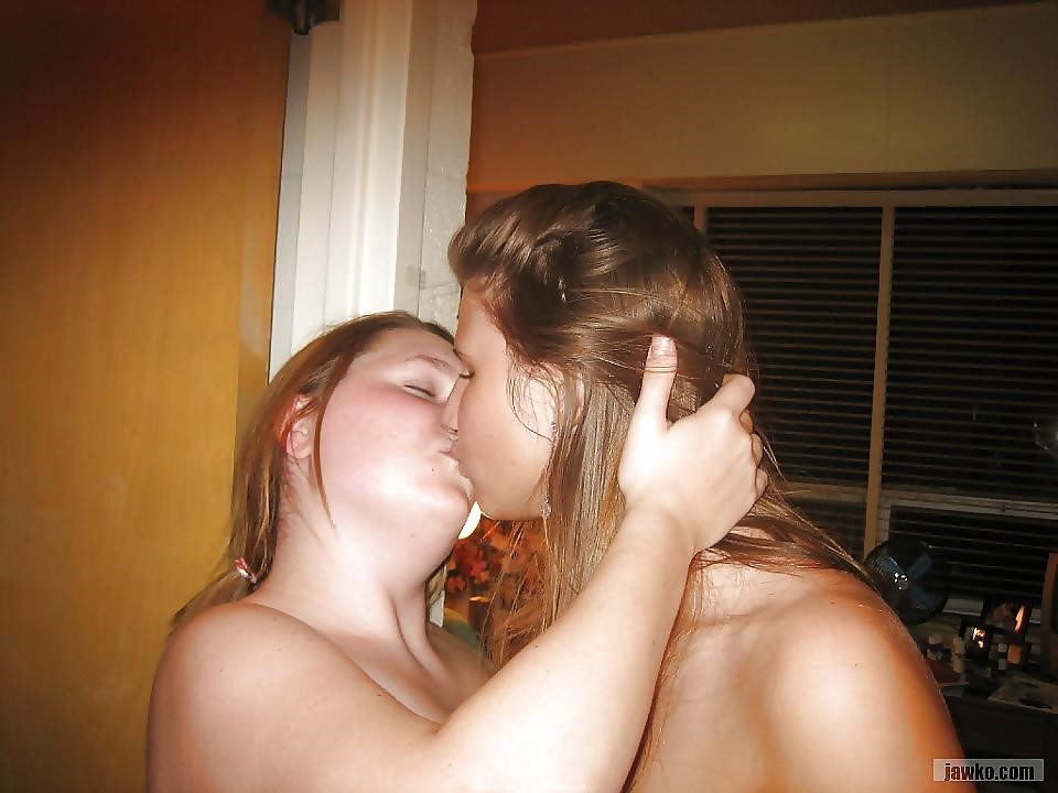 Girl on girl kissing sex-6754