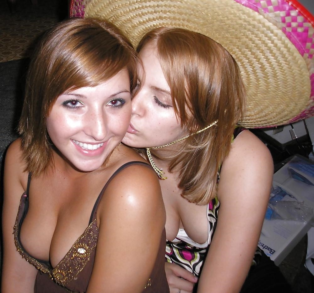 Girls and girls hot kissing-7457