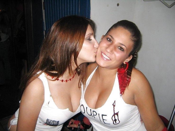 Girls and girls hot kissing-7875