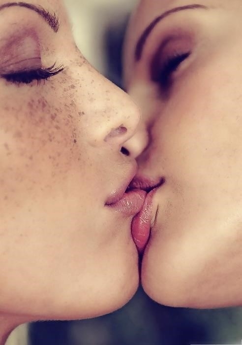 Girls kissing hot girls-3106