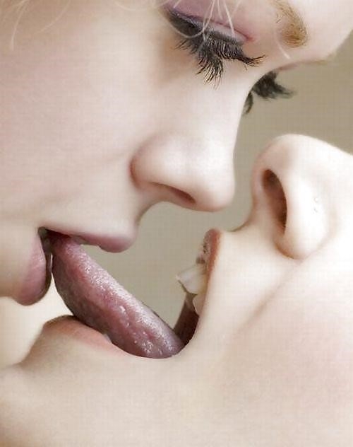 Hot girls french kissing-1843