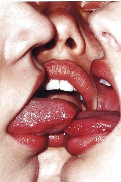 Hot lesbian french kiss-7225