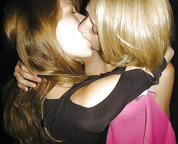 Hot lesbian girls make out-1160