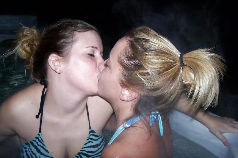 Hot sexy kiss girl-3581