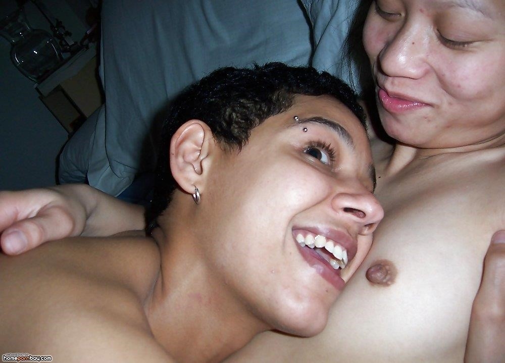 Lesbians kissing and having sex-7239