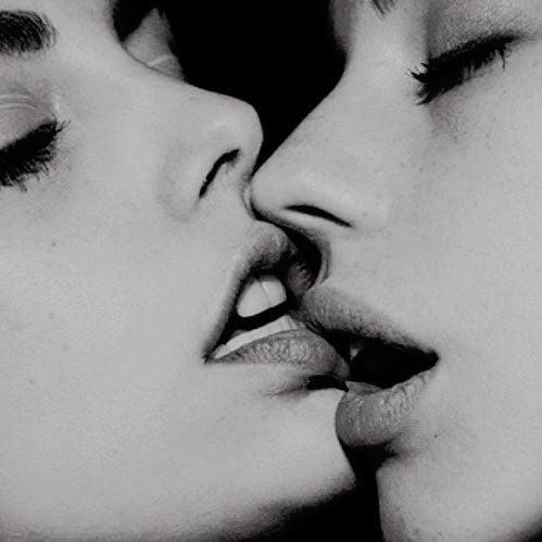 Sexy girl and girl kiss-6818
