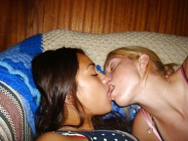 Sexy girl and girl kiss-7860