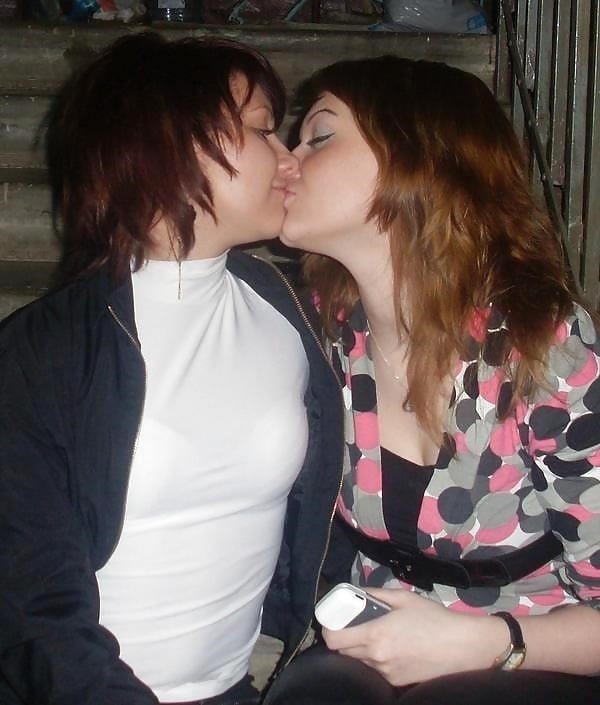 Sexy girl and girl kiss-4645