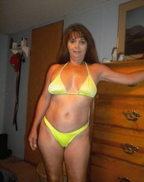Mature amateur bikini pics-8539