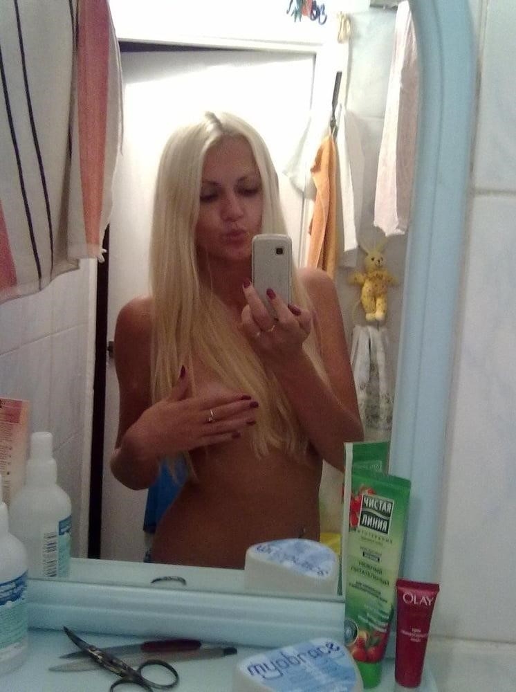 Blonde nude bathroom selfie-9821
