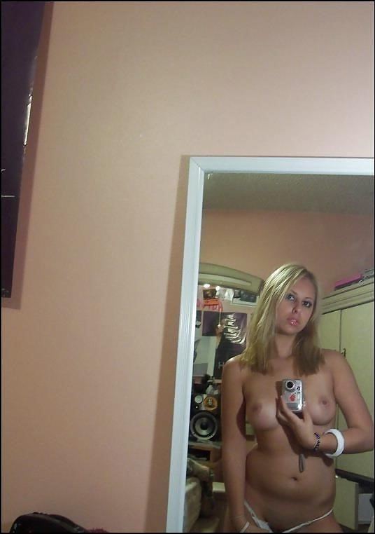 Blonde teen topless selfie-9310