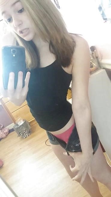 Cute teen nude selfie-9550