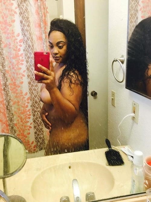 Ebony naked selfie-9636