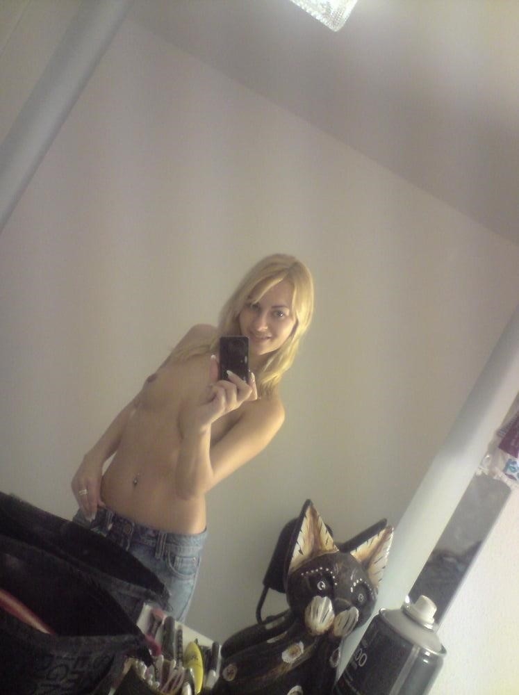 Nude blonde selfie-2422