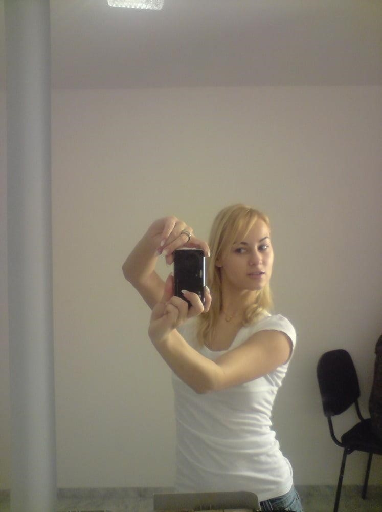 Nude blonde selfie-8274