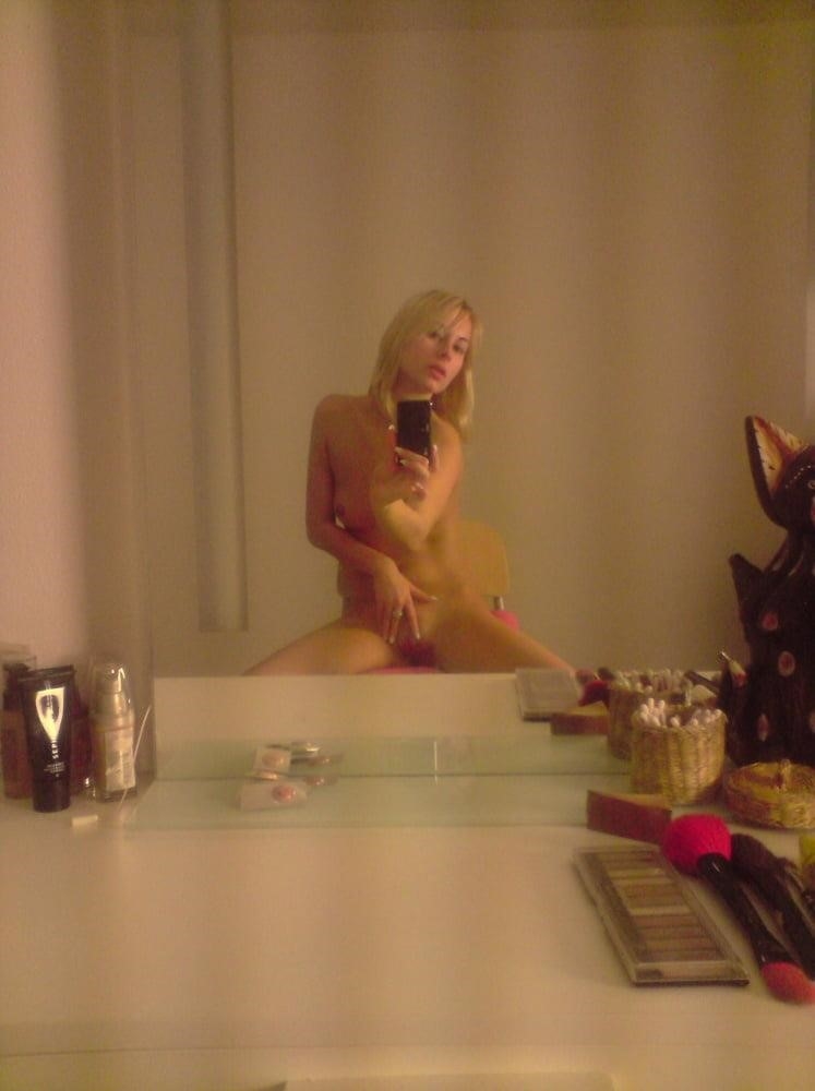 Nude blonde selfie-7848