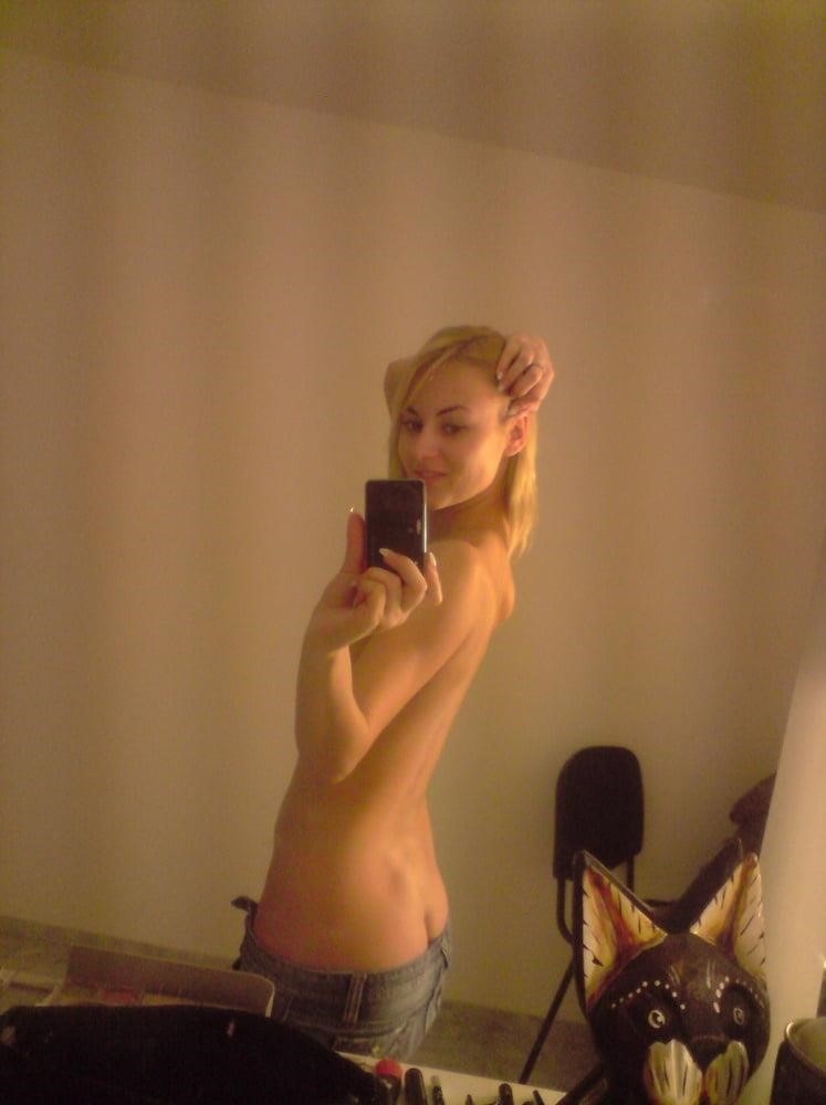 Nude blonde selfie-2615