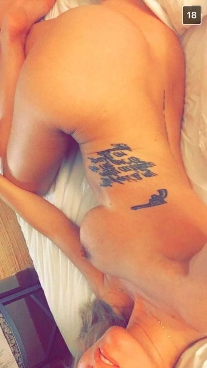 Nude booty selfies-4042