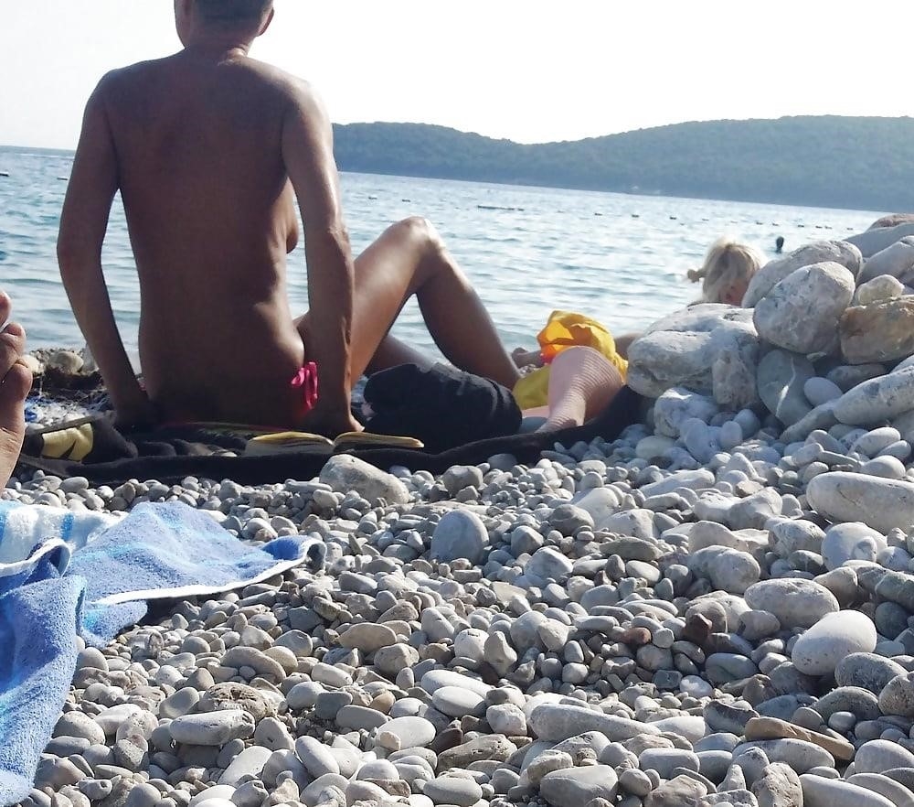 Nude selfies on the beach-3198