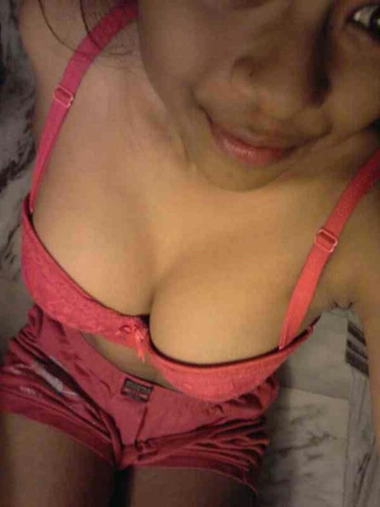 Saree nude selfie-8165