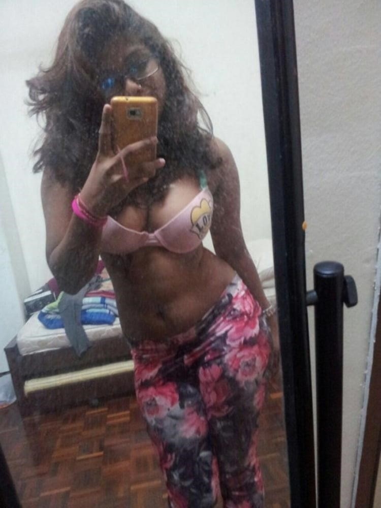 Saree nude selfie-8650