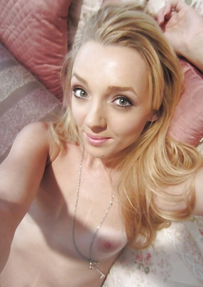 Skinny blonde nude selfies-4640