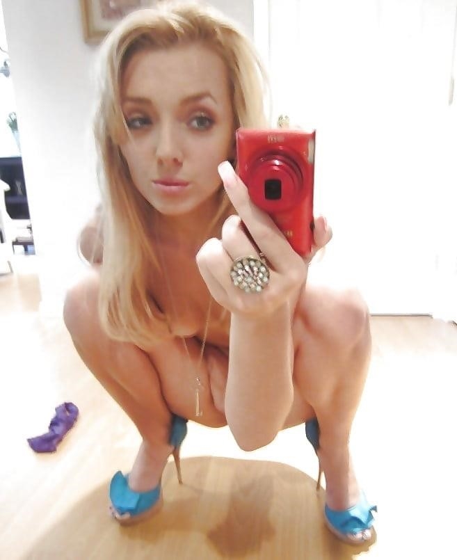 Skinny blonde nude selfies-9616