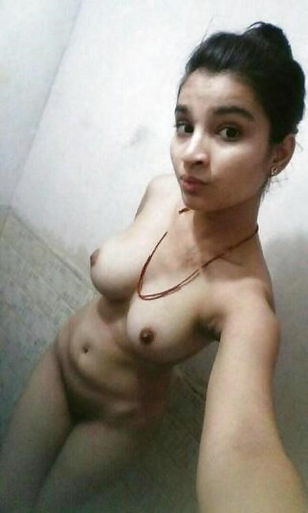 Teen girl nude selfie-2703
