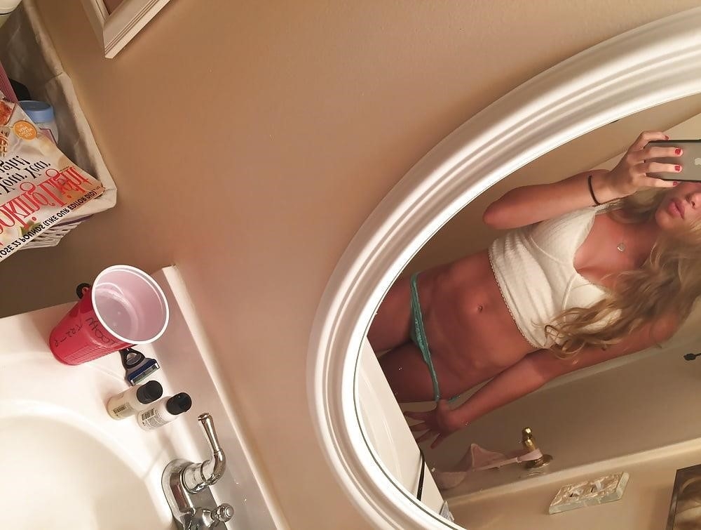 Teen naked mirror selfie-9307